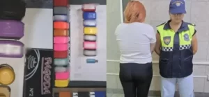 Arrestan a una mujer por tener más de 20 sellos médicos falsos